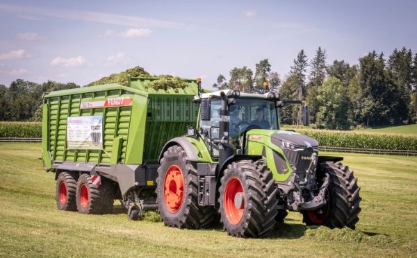 FENDT TRACTOR 1